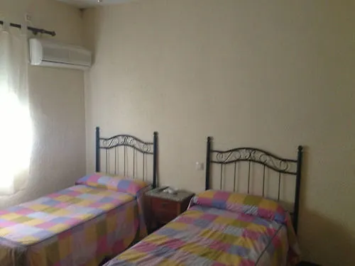 Pensión Hostal El Emigrante Dos Hermanas