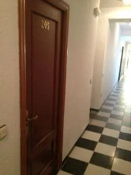 Hostal El Emigrante Dos Hermanas Guest house