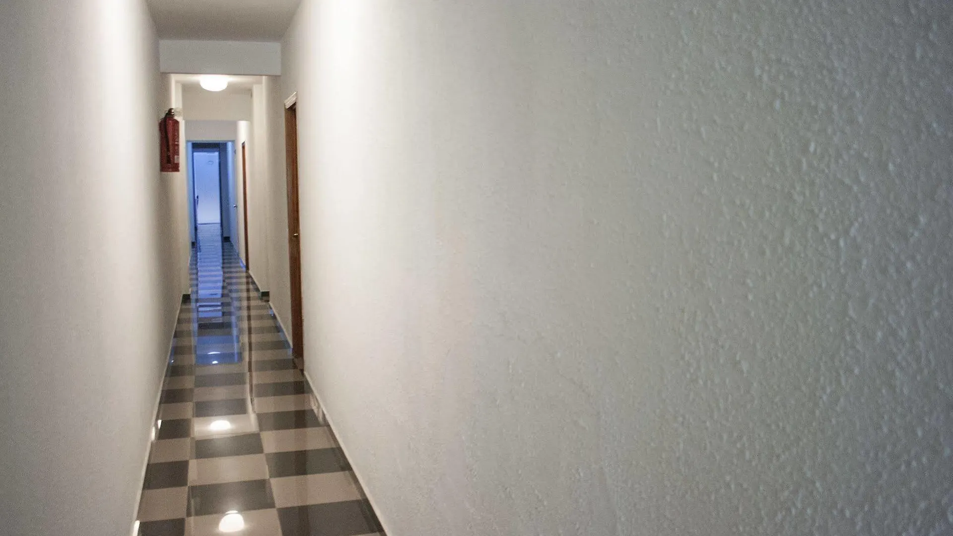 Hostal El Emigrante Dos Hermanas 2*,  Spain