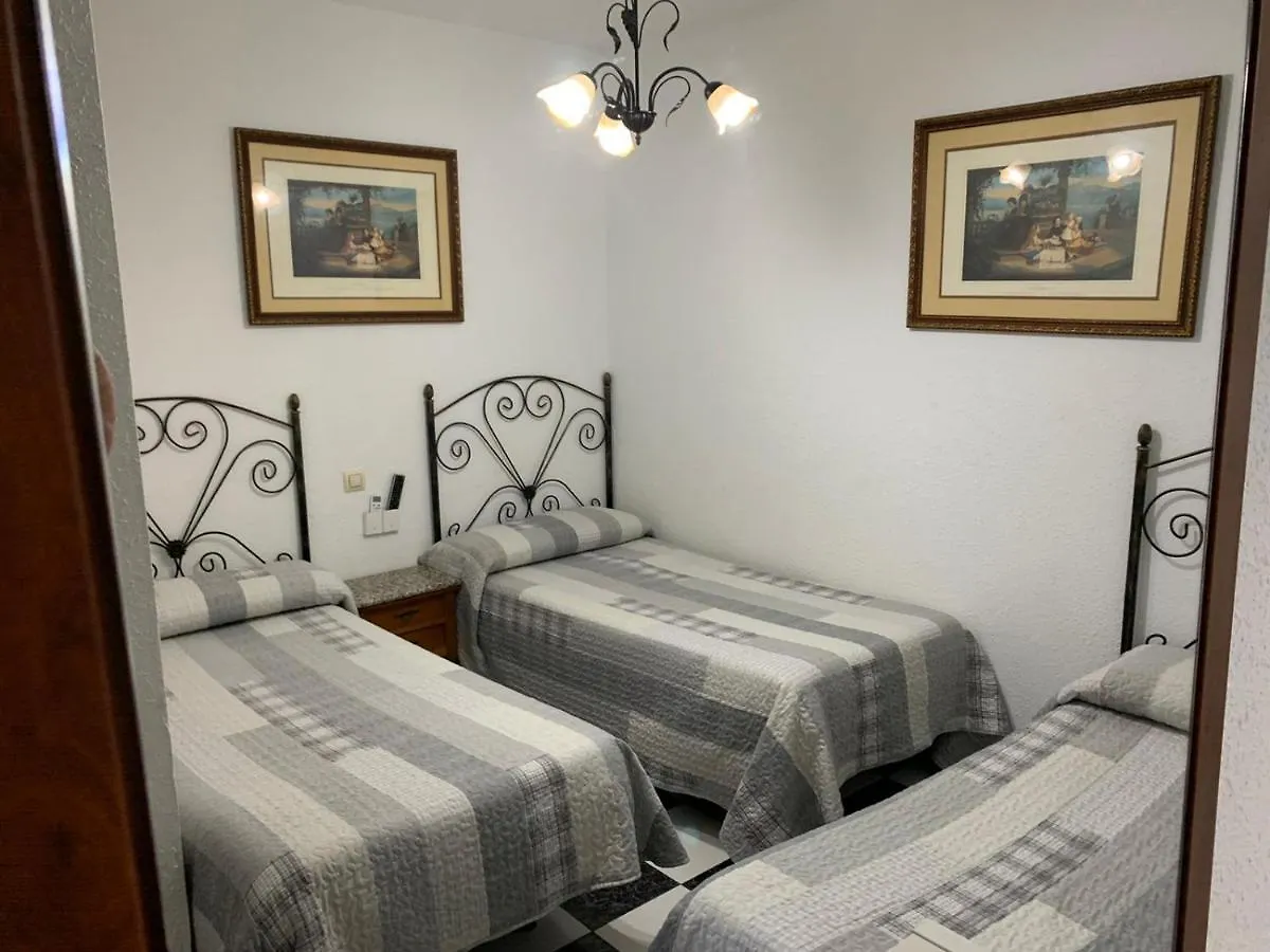 Hostal El Emigrante Dos Hermanas 2*,