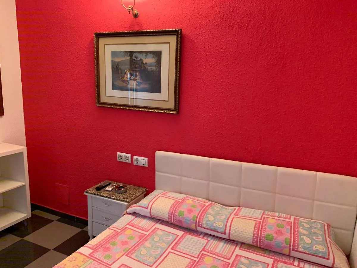 Hostal El Emigrante Dos Hermanas Guest house